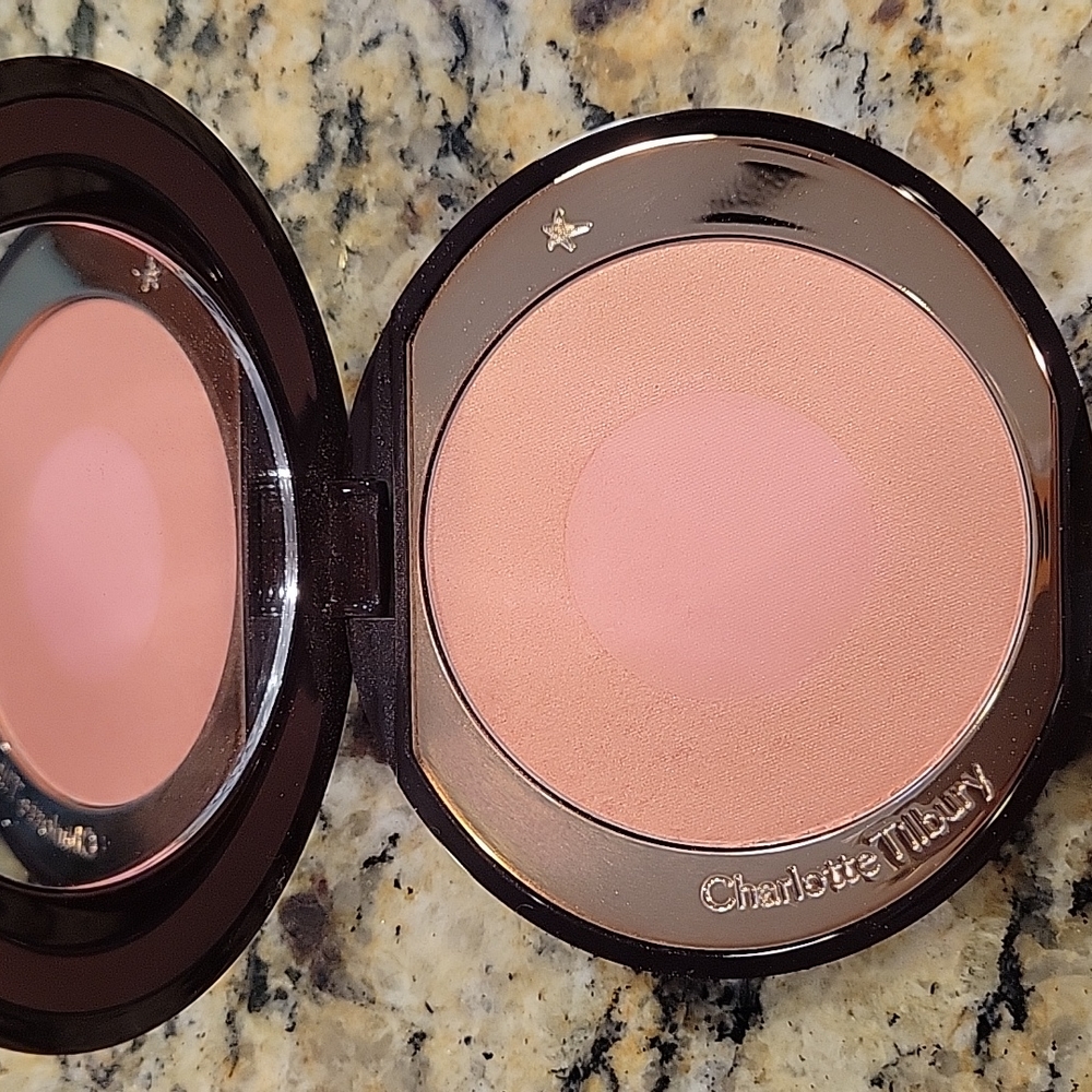 Charlotte tilbury cheek to chic blusher